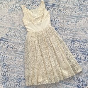 🌟Host Pick!🌟 Vintage Lace Dress 🌟